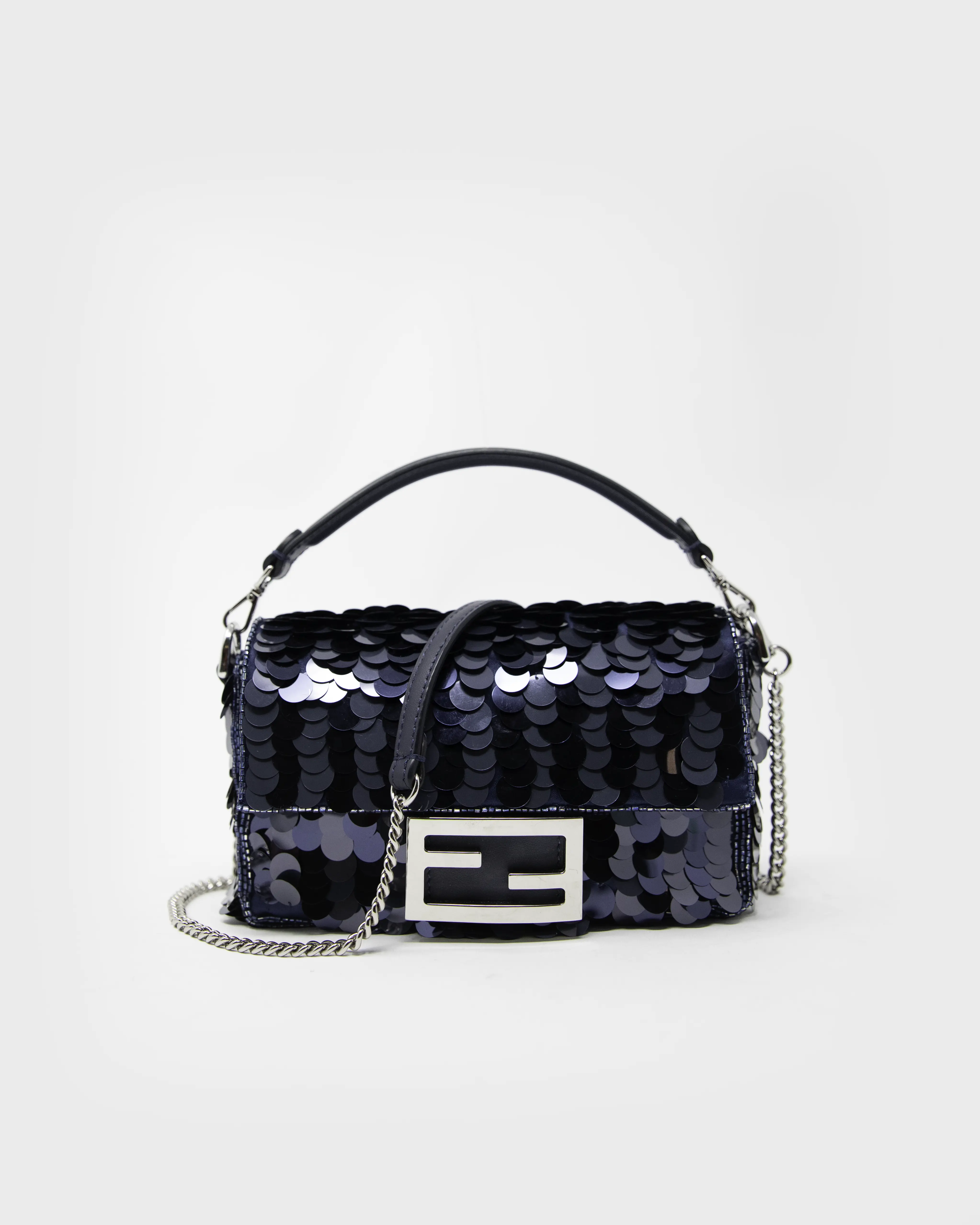 674f59918efdb60fd40e6da0_Fendi